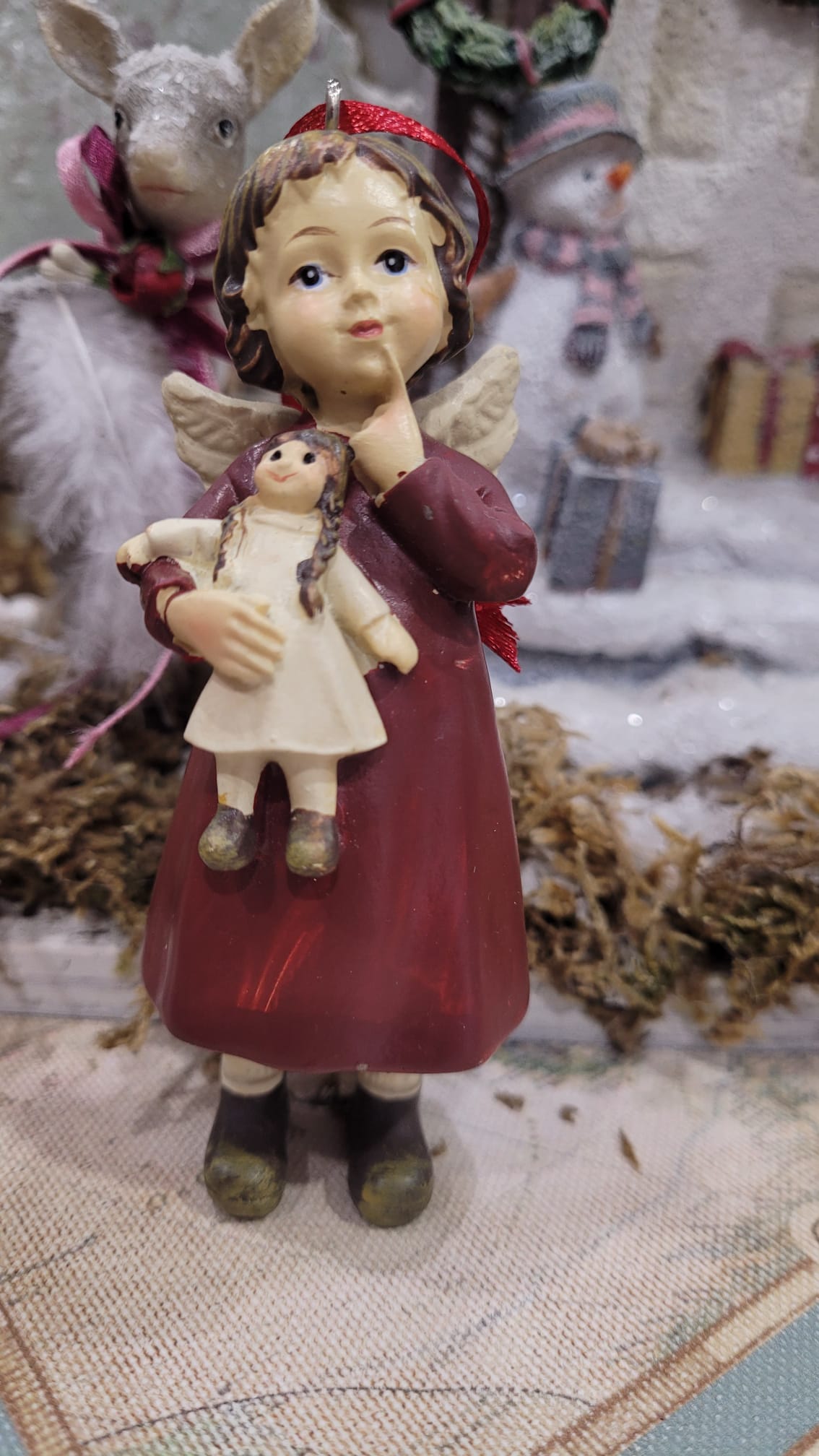 figura navidad angelita con muñeca